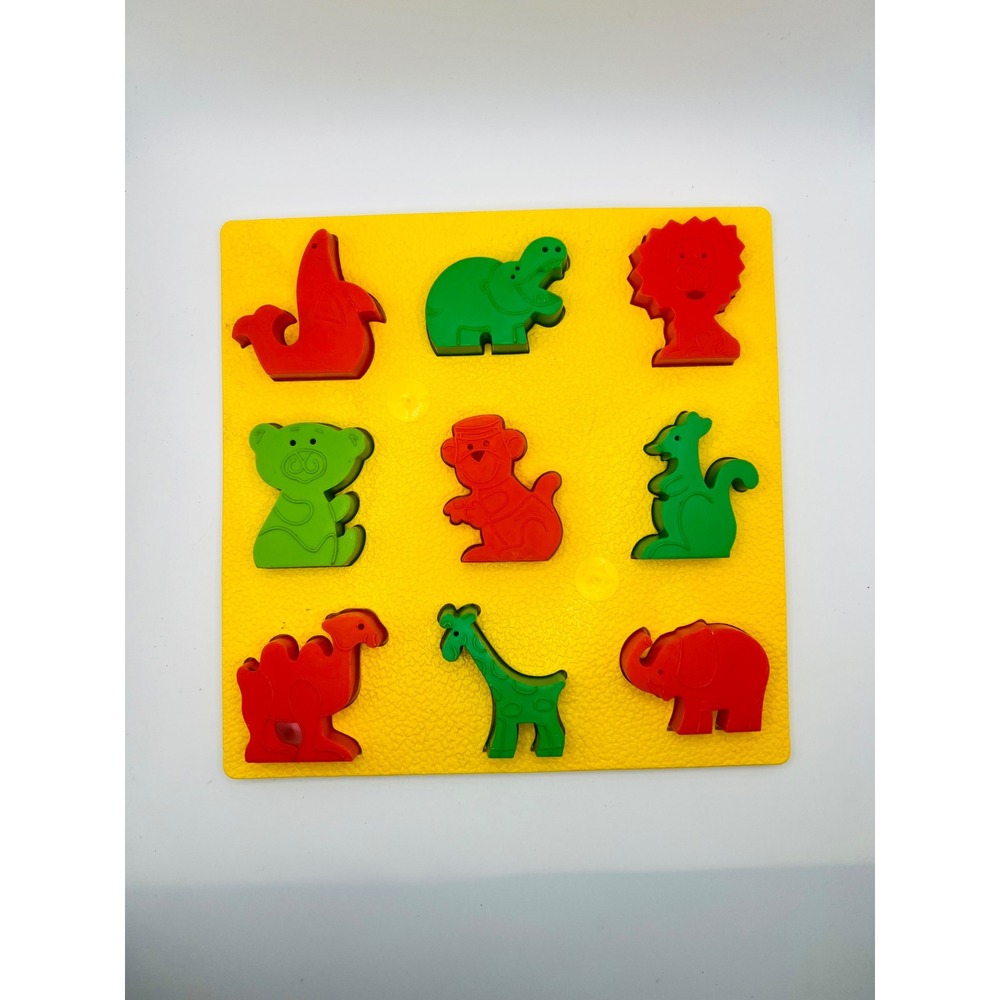 VTG Gabriel Industries 1977 Plastic Zoo Animals Children's Matching Shape Puzzle